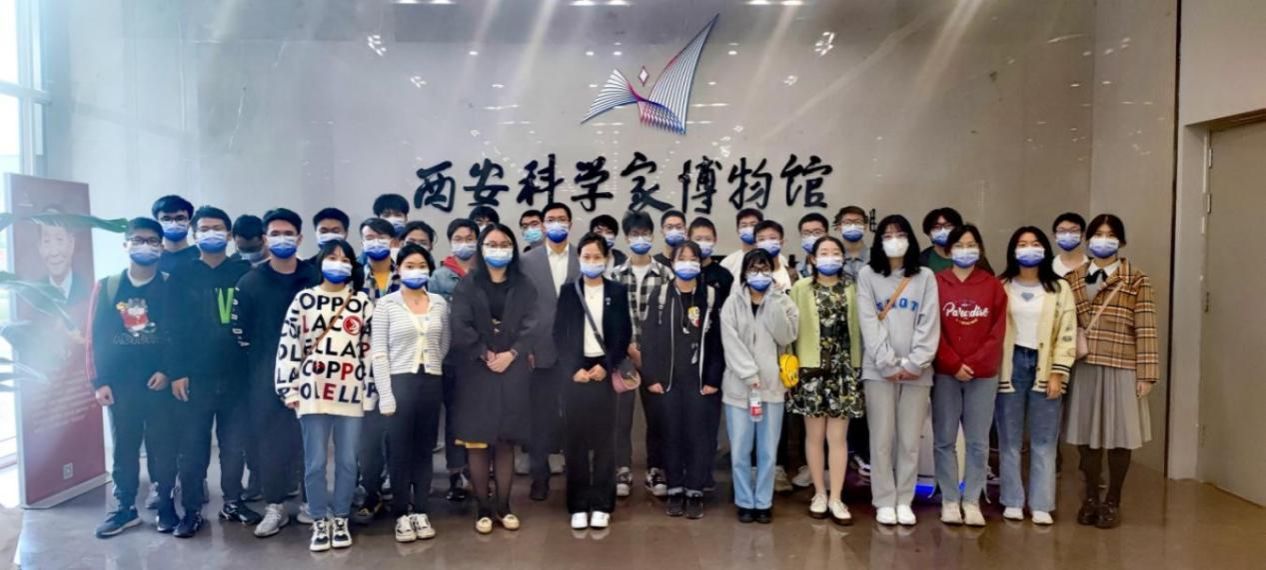 williamhill中文官网荣获2022-2023学年校级先进员工党支部、党建先进个人和优秀员工共产党员荣誉称号